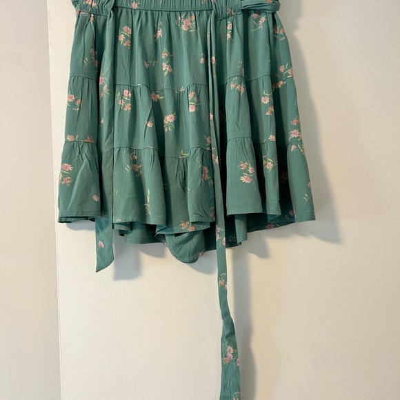 American Eagle tie up Skort size medium - Picture 4 of 4